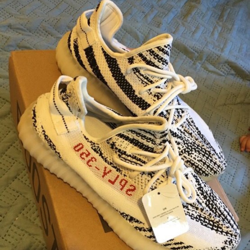 Yeezy boost 350 v2 adidas men 9 1/2 New